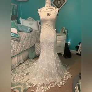 Hebeos Elegant Trumpet White Lace Wedding Gown Size 4 New Never Worn